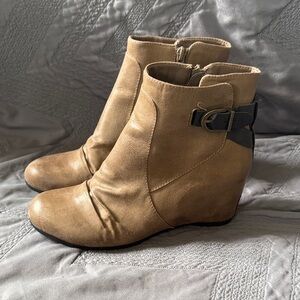 Baretraps Tan Ankle Wedge Boots